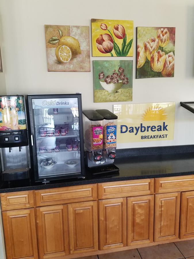 克莱蒙特戴斯套房酒店 外观 照片