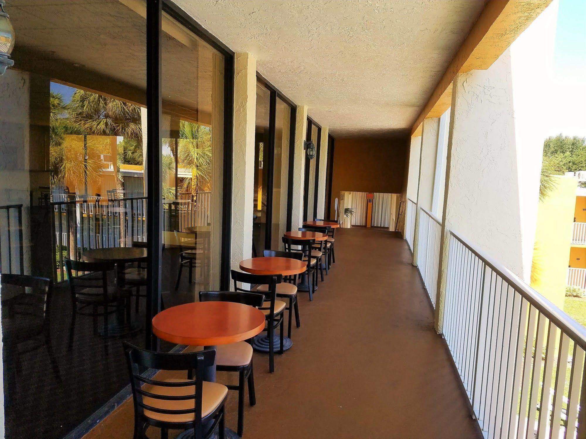 克莱蒙特戴斯套房酒店 外观 照片